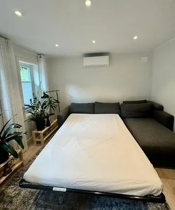 شقة Cozy Modern 2-bedroom *