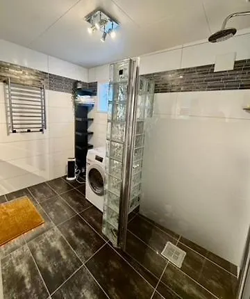 Cozy Modern 2-bedroom شقة NITTEDAL